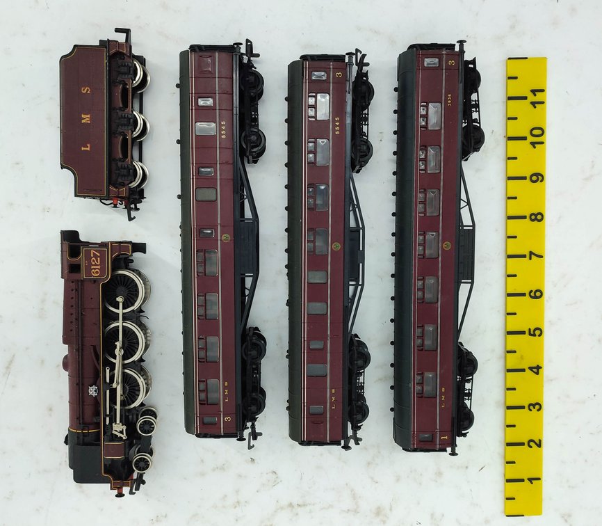 LMS STEAM LOCOMOTIVE 6127 W/ TENDER & 3 PASSENGER COACHES INV 262010007
