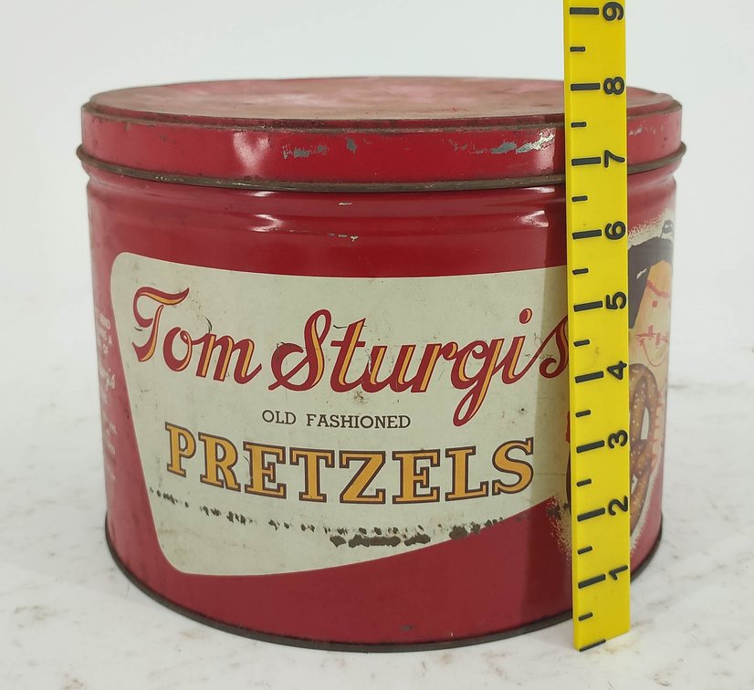 TOM STURGIS OLD FASHIONED PRETZEL TIN  INV 260350008