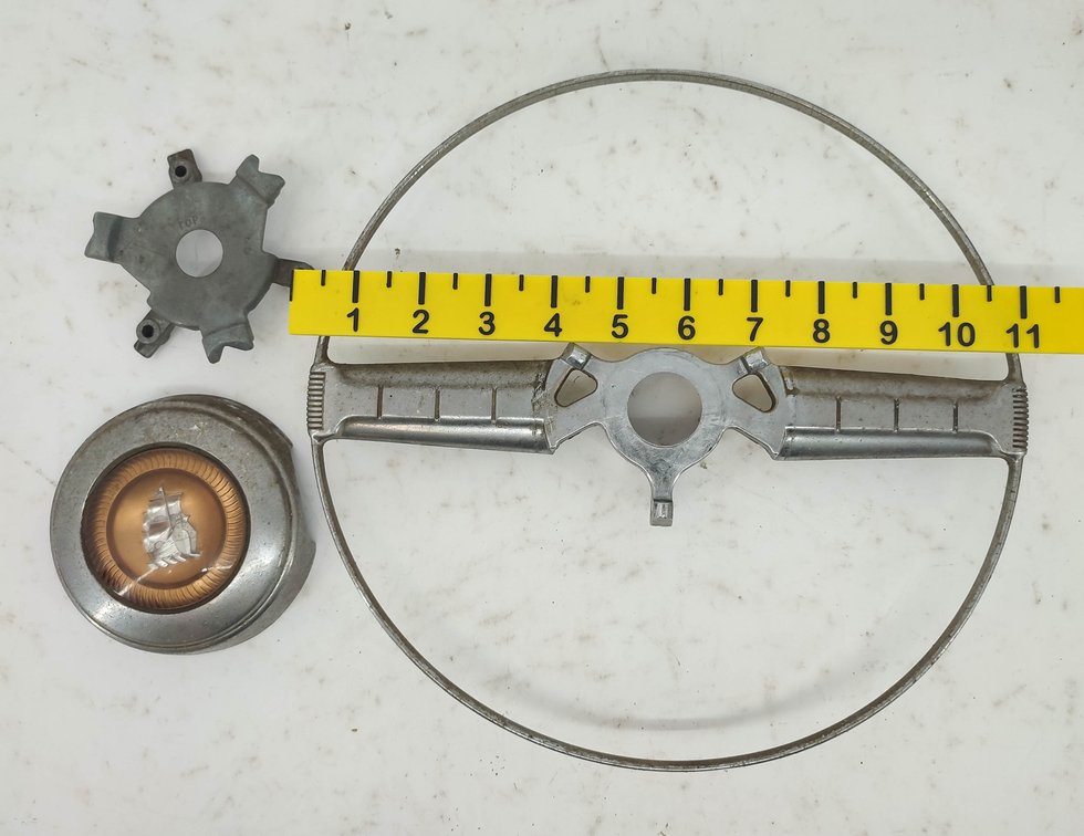 PLYMOUTH DELUXE STEERING WHEEL & HORN RING INV 260980022