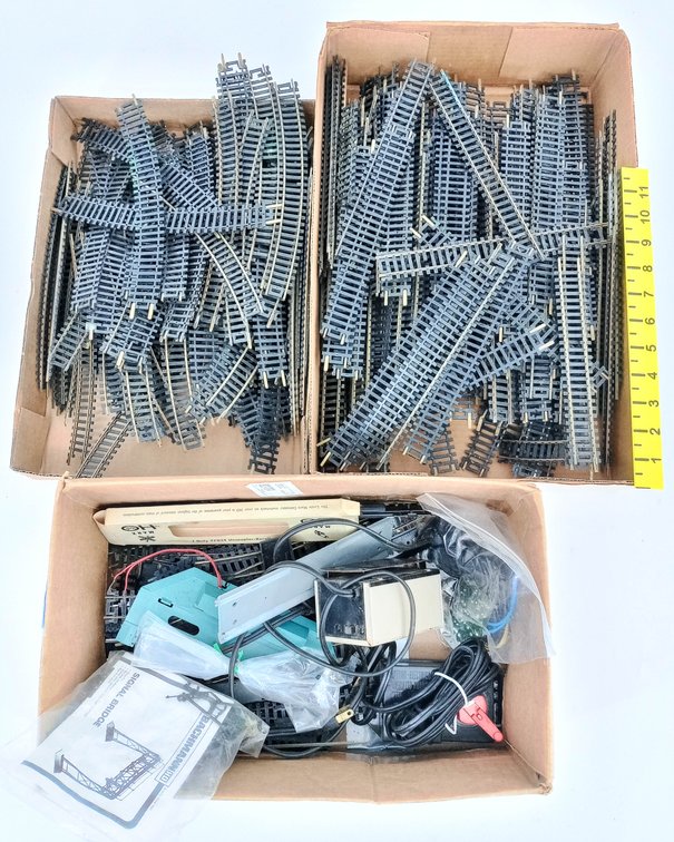 LOT OF HO GA. SWITCHES, STRAIGHT ,CURVED TRACK & TRANSFORMERS INV 260990006
