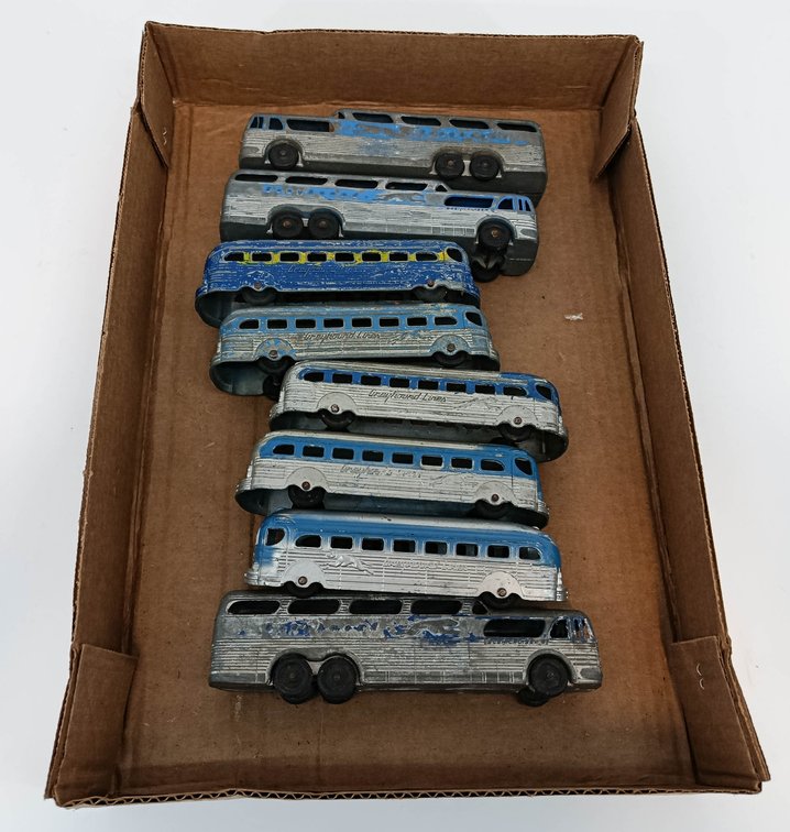8 TOOTSIETOY DIE-CAST GREYHOUND BUSES SCENICRUISER & OTHER MODELS BLUE/SILVER MODEL 747  INV 261671944