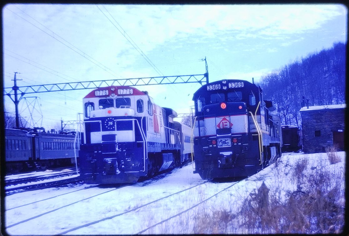 100+ COLOR PHOTOS: MOSTLY TRAINS AND RAILROADS INV 260490007