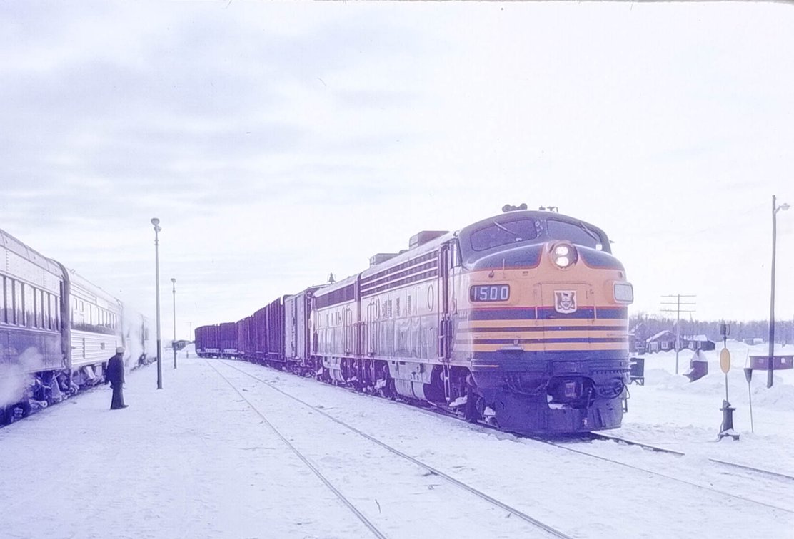 400+ COLOR SLIDES: TRAINS, BUSES, TROLLEYS, SCENERY ETC INV 262510746