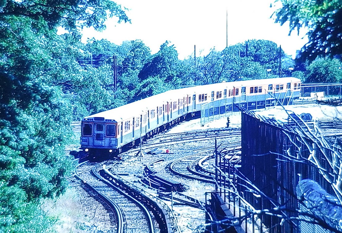 300+ COLOR SLIDES: TRAINS, BUSES, TROLLEYS, SCENERY, ETC  INV 262510767