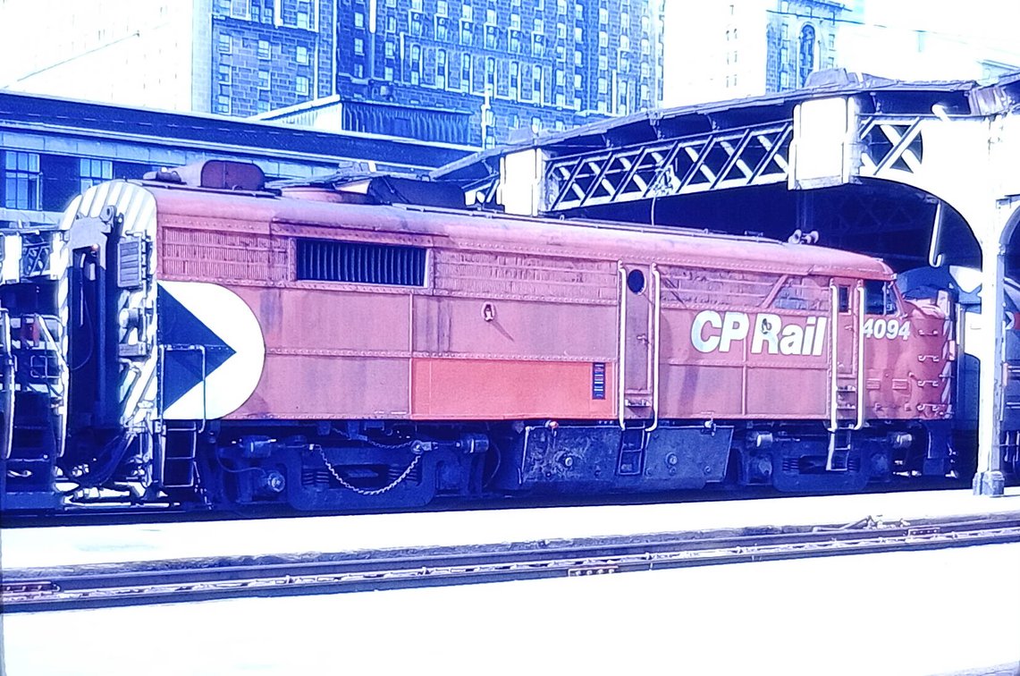 400+ COLOR SLIDES: MOSTLY TRAINS  INV 262510775