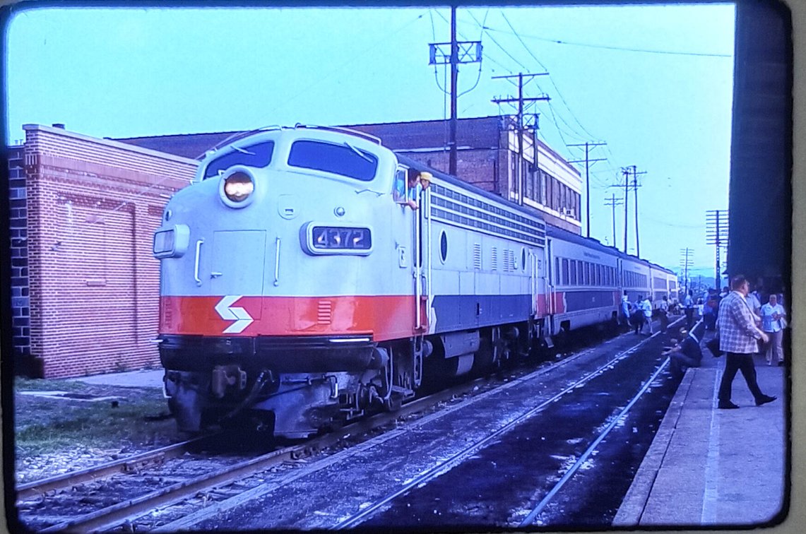 400+ COLOR SLIDES - MOSTLY TRAINS, STATIONS, CONRAIL/SEPTA ETC  INV 262510784