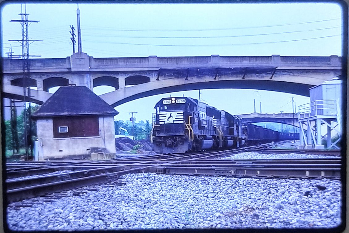 200+ COLOR SLIDES - MIXED RAILROADS, FACILITIES MOST LABELED  INV 262510795