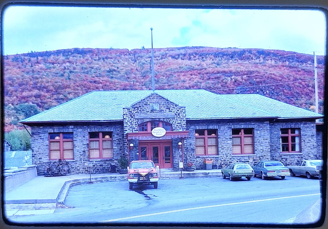 350+ COLOR SLIDES - MIXED RAILROADS, STATIONS & FIXED FACILITIES, MOST LABELED  INV 262510799