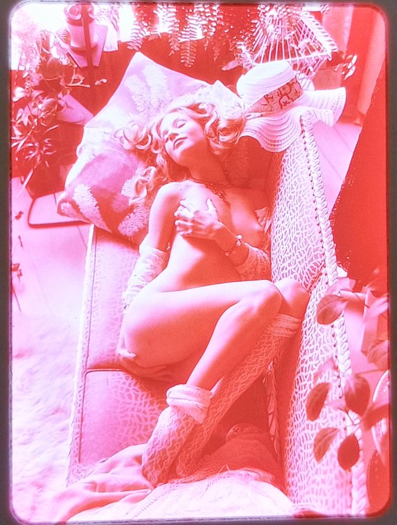 400+ VINTAGE 70S COLORED SLIDES OF NUDE OR PARTIALLY NUDE FEMALES, REFLECTING THE AESTHETIC OF THAT ERA  INV 262510801