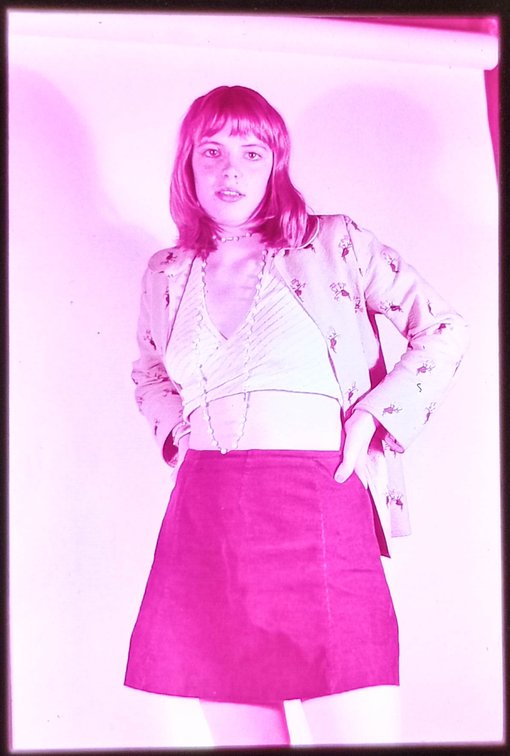 400+ VINTAGE 70S COLORED SLIDES OF NUDE OR PARTIALLY NUDE FEMALES, REFLECTING THE AESTHETIC OF THAT ERA  INV 262510805