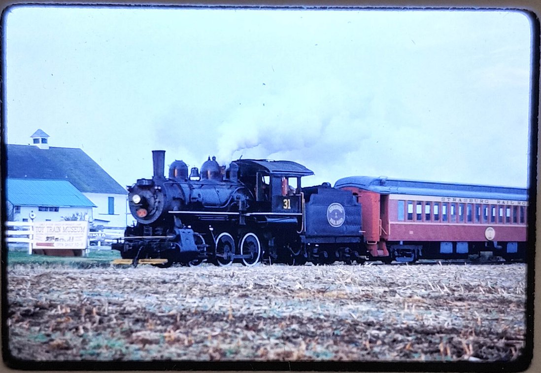 400+ COLORED SLIDES: TRAINS, RAILROAD FACILITIES, PEOPLE, SCENERY ETC  INV 262510812