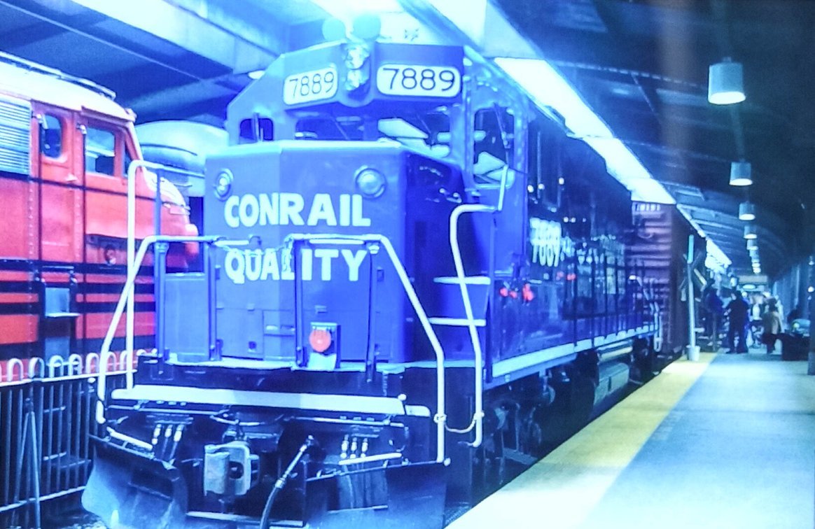 200+ COLORED SLIDES: MOSTLY TRAINS  INV 262510838