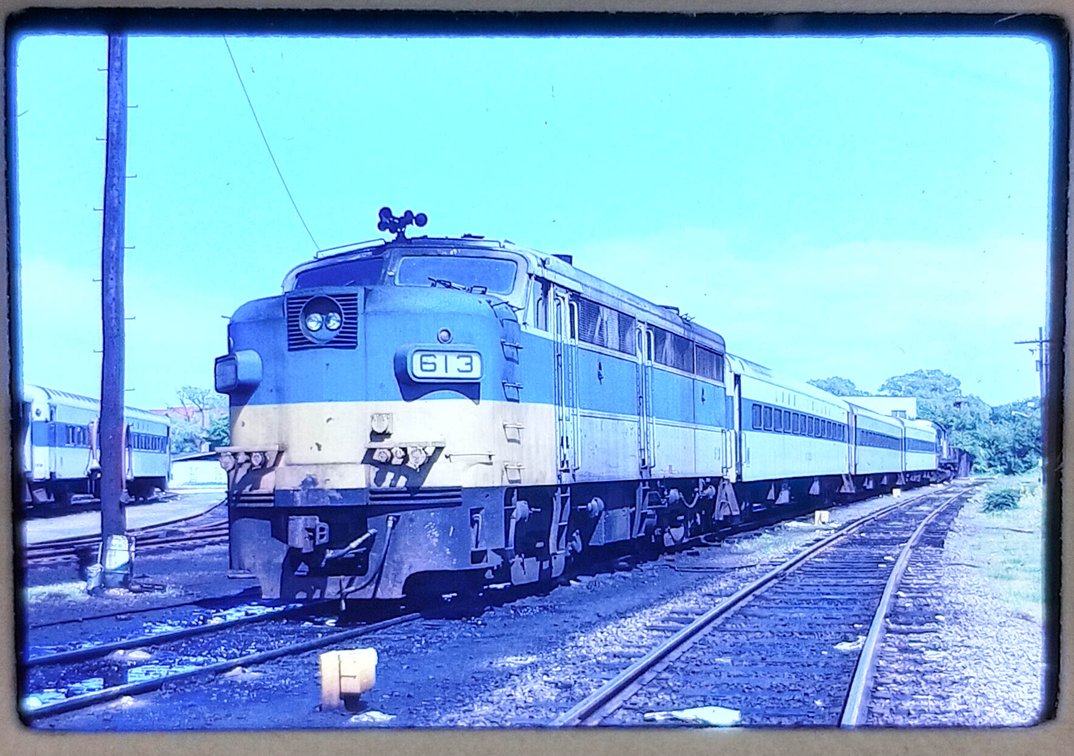 450+ COLORED SLIDES: MOSTLY TRAINS  INV 262510837