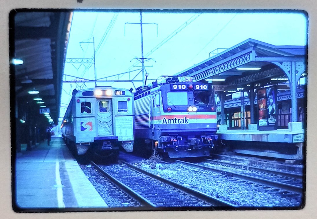 500+ COLORED SLIDES: MOSTLY TRAINS  INV 262510841