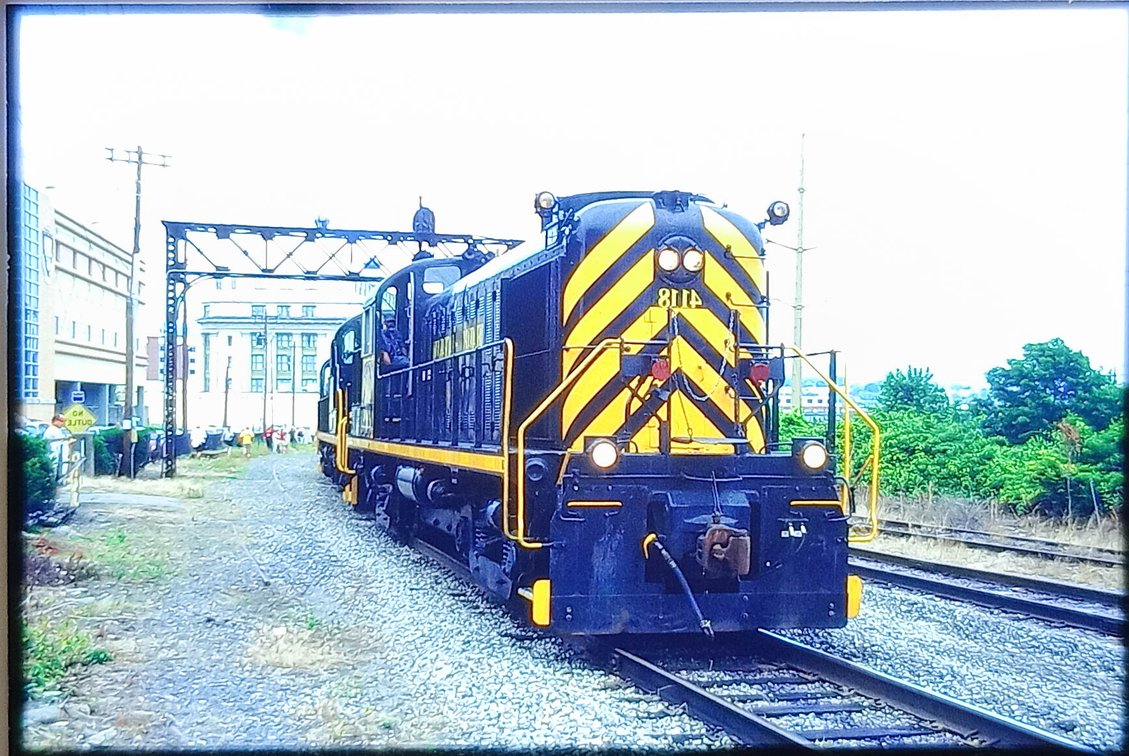 250+ COLOR SLIDES - MOSTLY TRAINS, TROLLEYS, FACILITIES ETC  INV 262510856