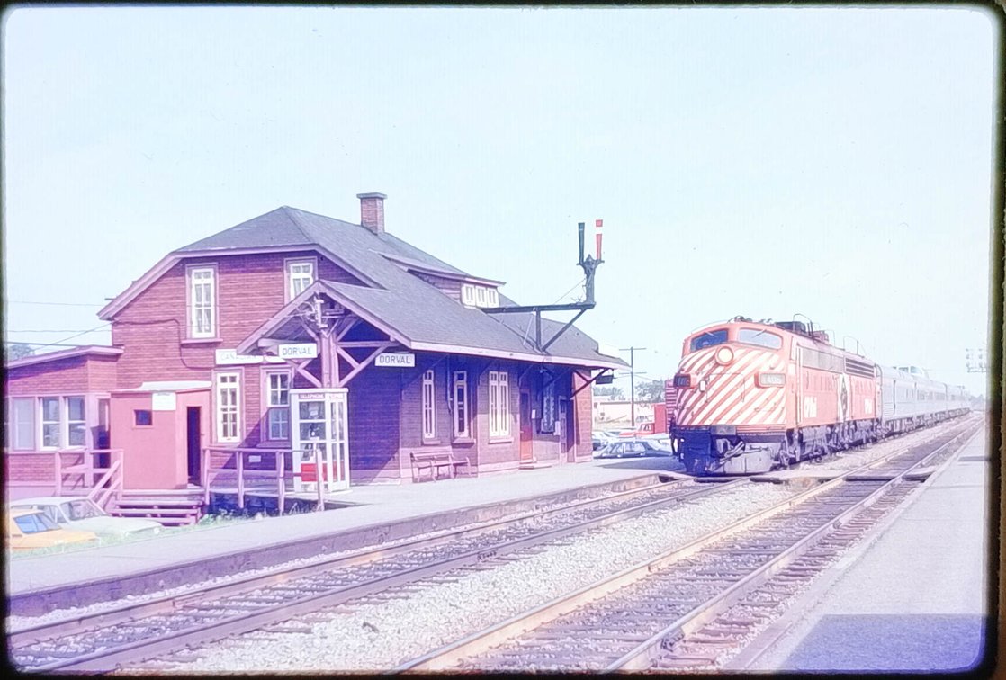 350+ COLOR SLIDES - MOSTLY TRAINS, FACILITIES  INV 262510859
