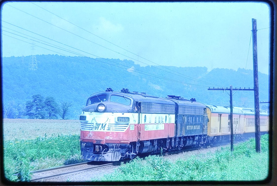 400+ COLOR SLIDES - MOSTLY TRAINS, TROLLEYS  INV 262510862