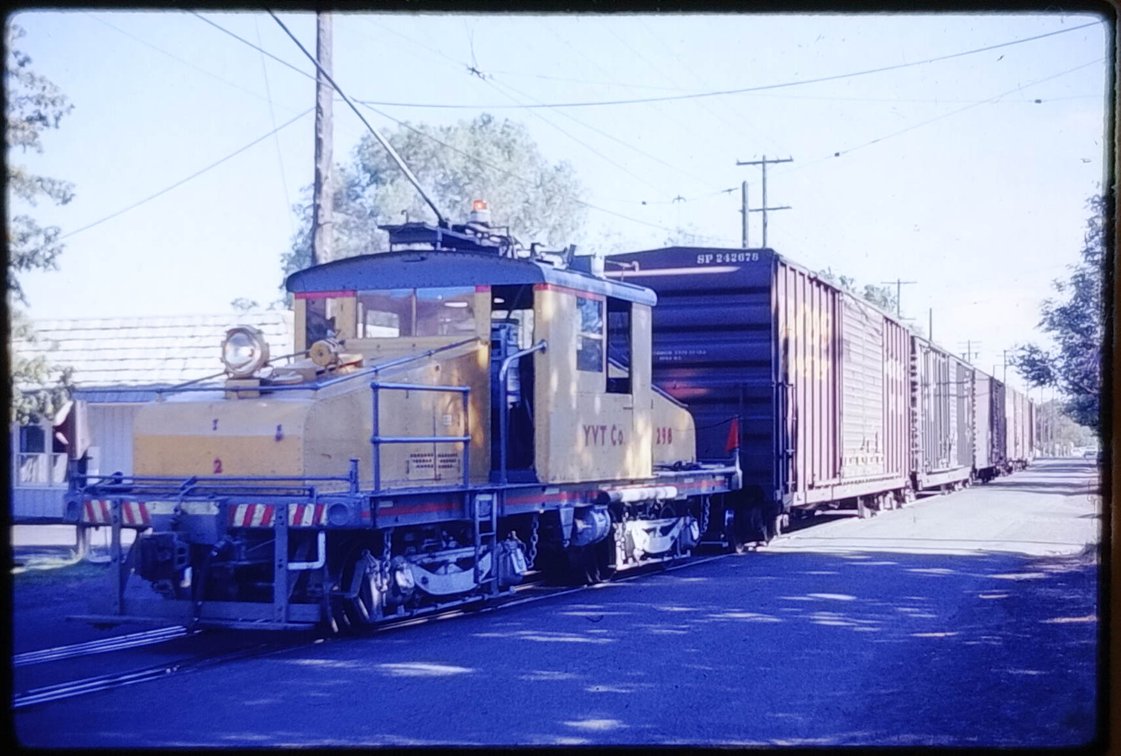 300+ COLOR SLIDES - MOSTLY TRAINS  INV 262510889