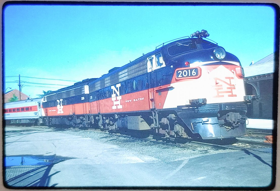300+ COLOR SLIDES - MOSTLY TRAINS  INV 262510898