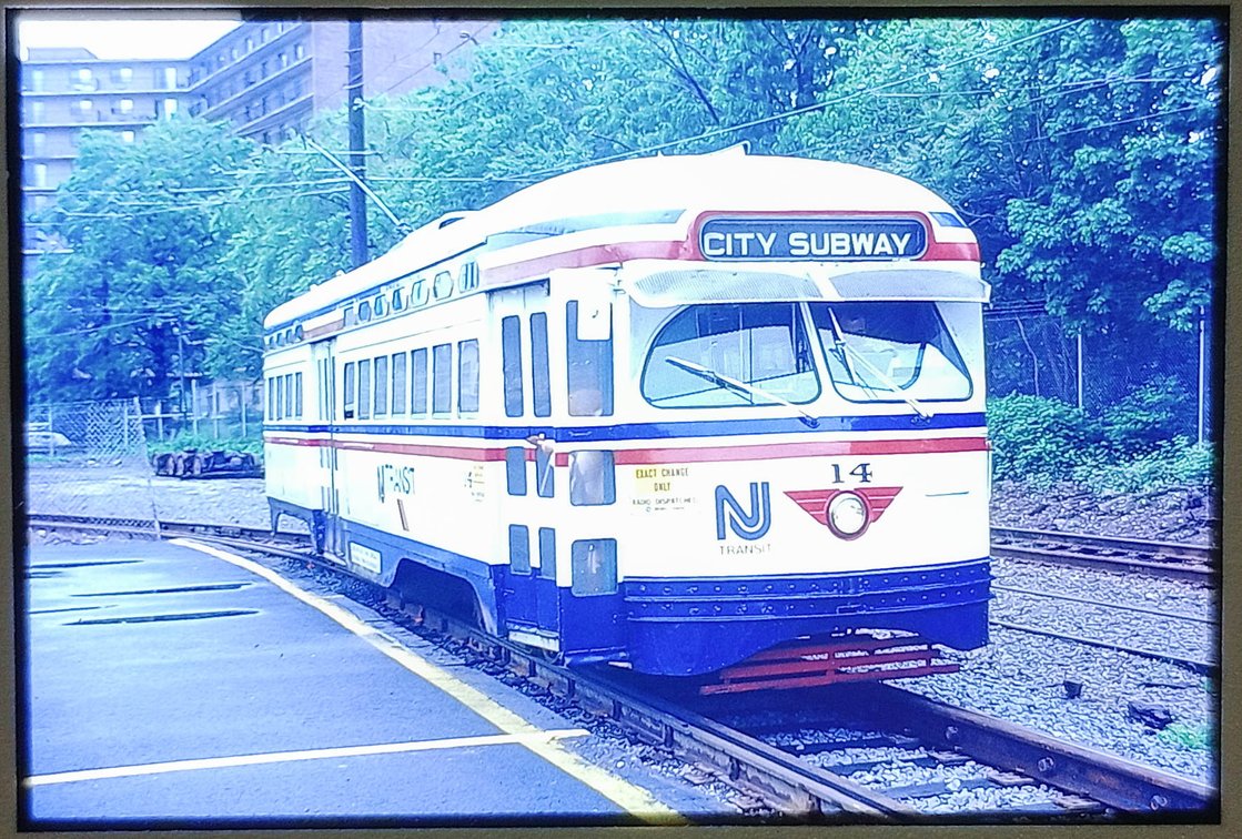 400+ COLOR SLIDES - MOSTLY REGIONAL RAIL TRAINS & TROLLEYS  INV 262510900