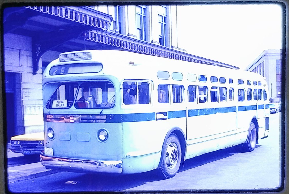 300+ COLOR SLIDES - MOSTLY TRAINS, TROLLEYS, BUSES  INV 262510904