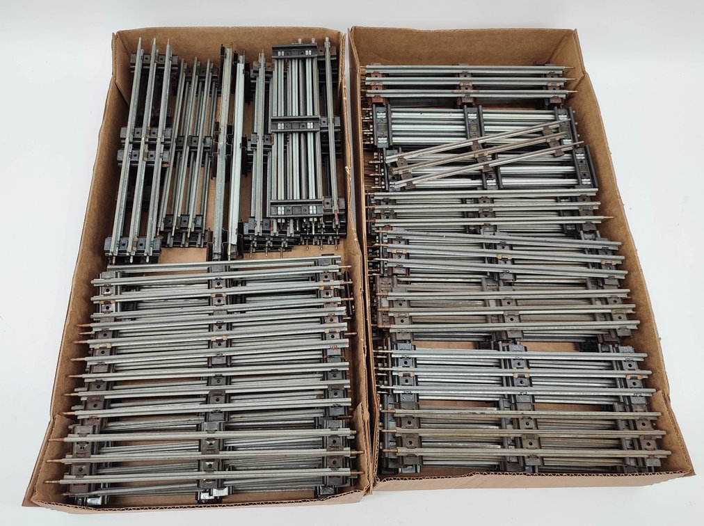 LIONEL LARGE LOT OF VINTAGE TUBULAR MODEL TRAIN TRACK 3 RAIL  INV 263230006