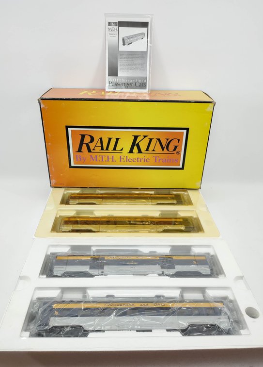 RAILKING 3-RAIL O SCALE CHESAPEAKE & OHIO 4-CAR STEAMLINED PASSENGER BAGGAGE, COACH, VISTA DOME, OBSERVATION CARS SET 30-67005 OB  INV 263230012