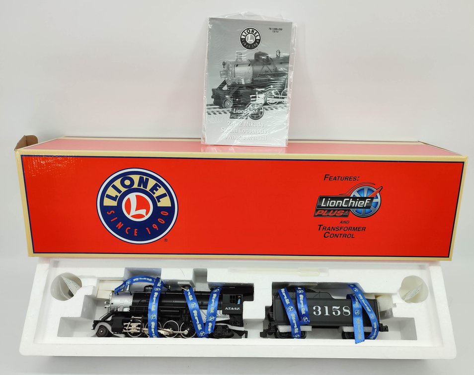 LIONEL STEAM LOCOMOTIVE & TENDER AT&SF 2-8-2 MIKADO 3158 LION CHIEF PLUS+/ TRANSFORMER CONTROL 6-81295 OB  INV 263230042