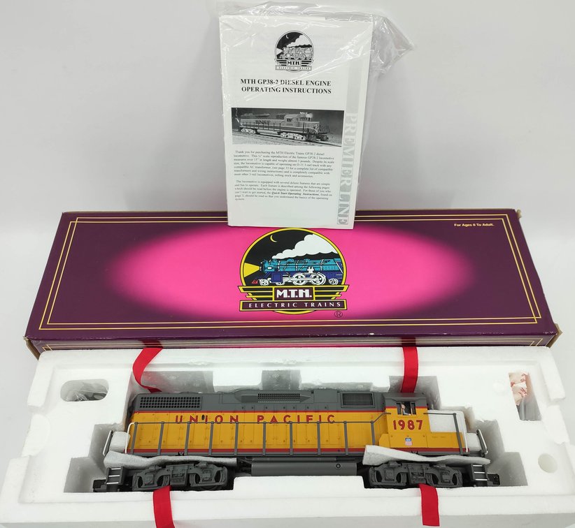 M.T.H. UNION PACIFIC CAB 1987 GP38-2 DIESEL LOCOMOTIVE W/PROTO SOUND 3 RAIL 20-2188-1 OB  INV 263230063