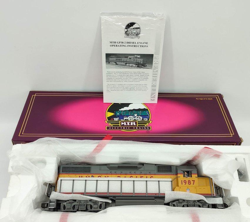 M.T.H. UNION PACIFIC CAB 1987 GP38-2 DIESEL LOCOMOTIVE W/PROTO SOUND 3 RAIL 20-2188-1 OB  INV 263230062