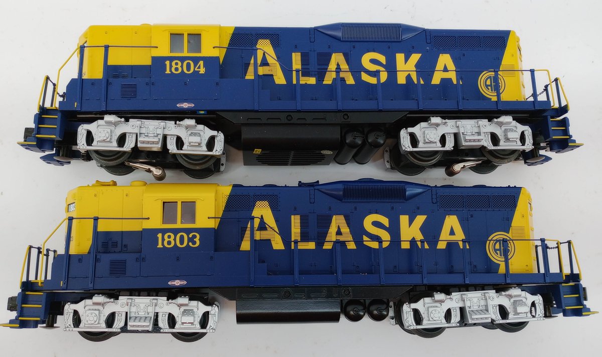 2 RAIL KING BY MTH O GAUGE ALASKA GP9 DIESEL LOCOMOTIVES 1803 & 1804, POWERED & DUMMY, 2 OBS  INV 263310022