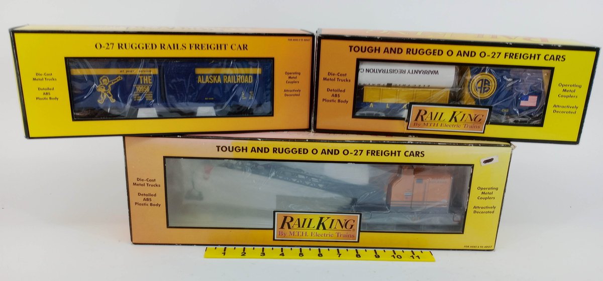 3 RAIL KING MTH O GAUGE ALASKA RAILROAD BOX CAR, CRANE TENDER & AMERICAN CRANE CAR, 3 OBS  INV 263310024