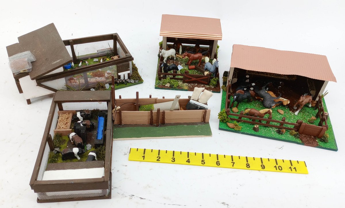4 FARM SCENES FOR O-GAUGE LAYOUT  INV 263310062