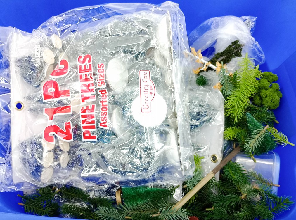 TUB OF LANDSCAPING SUPPLIES  INV 263310080