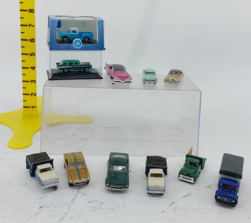 ASSORTED OXFORD 1:87 HO SCALE DIE-CAST CARS & TRUCKS, 2 OBS  INV 263310086