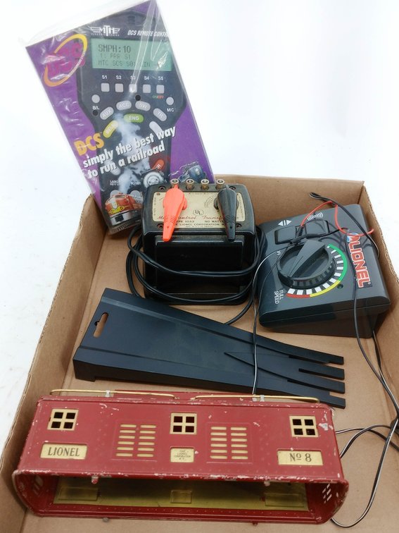 LIONEL NO 8 ELECTRIC LOCOMOTIVE SHELL, 1033 TRANSFORMER, MTH DCS REMOTE & CONTROLLER  INV 263310101