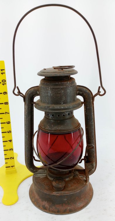 RUSTED RAILROAD LANTERN W/ RED GLOBE & WIRE BAIL HANDLE  INV 263310105