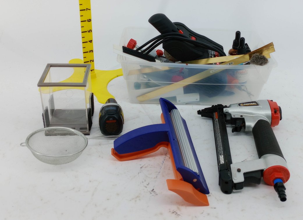 ASSORTED TOOLS CENTRAL PNEUMATIC AIR STAPLER FISKARS PAPER ROLLER CUT-OFF SAW YELLOW RULER BRASS STRIPS & MORE  INV 263310122