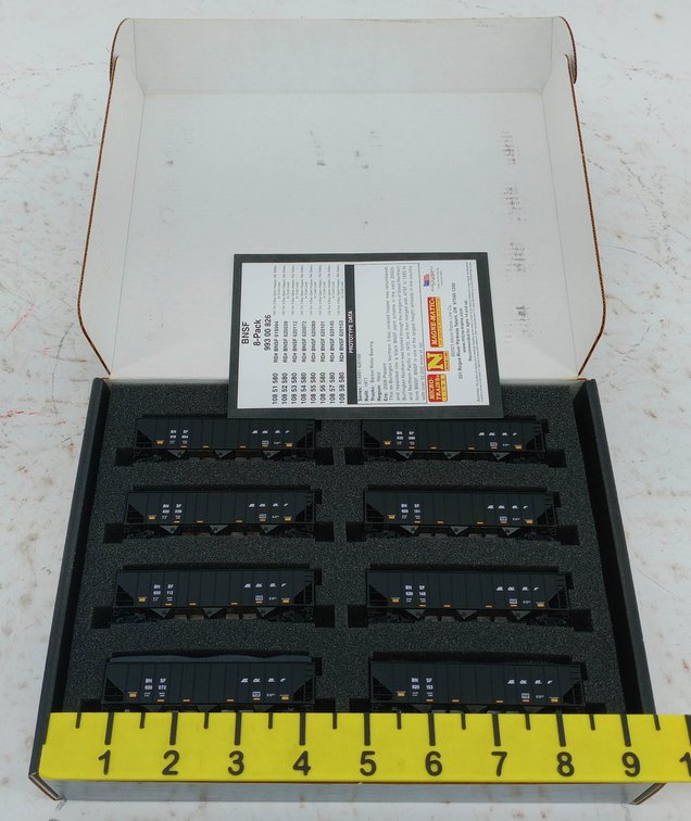 MICRO-TRAINS 993 00 826 BNSF 8-PACK N SCALE 3-BAY COAL HOPPERS, OB INV 263330058