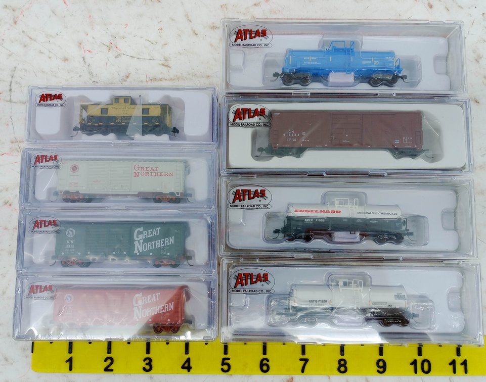 8 ATLAS N SCALE GREAT NORTHERN BOXCARS, ACFX TANK CARS & CABOOSE, 8 OBS INV 263330074