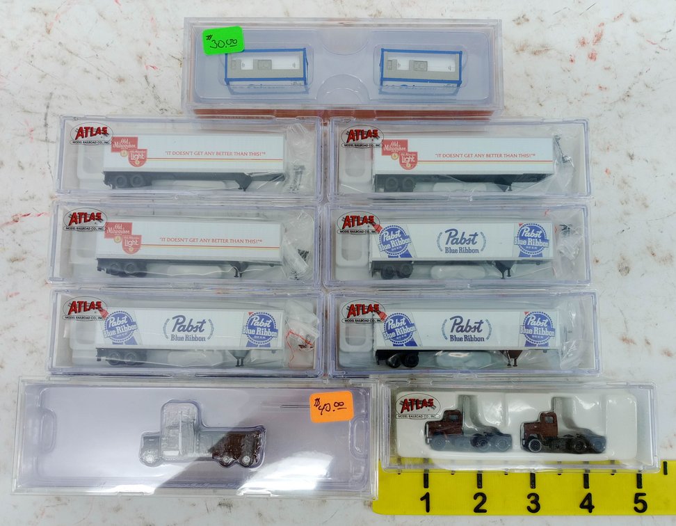 ASSORTED ATLAS N SCALE PABST & OLD MILWAUKEE 45FT TRAILERS, FORD & KENWORTH TRUCKS, TANK CONTAINERS, 9 OBS INV 263330075