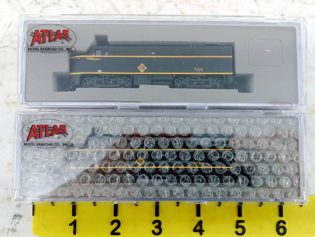 2 ATLAS N SCALE 40 004 563 & 40 004 564 ERIE LACKAWANNA FA-1 DIESEL LOCOMOTIVES, 2 OBS INV 263330087
