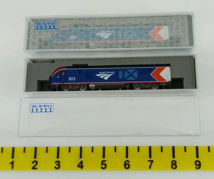 2 KATO N GAUGE 176-6052 & 176-6053 AMTRAK ALC-42 CHARGER LOCOMOTIVES #303 & #304, 2 OBS INV 263330115