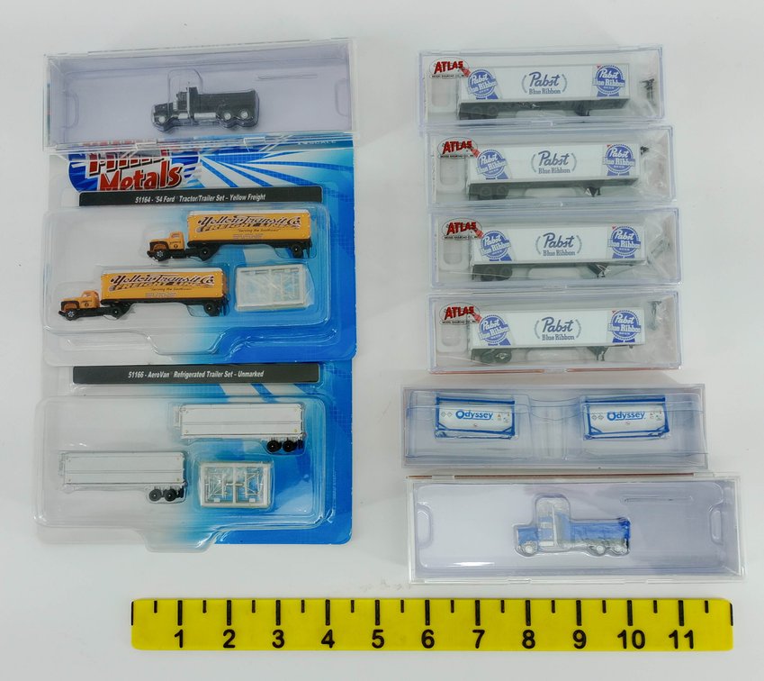 ASSORTED N SCALE ATLAS PABST TRAILERS, MINI METALS & TRAINWORX TRUCKS INV 263330124