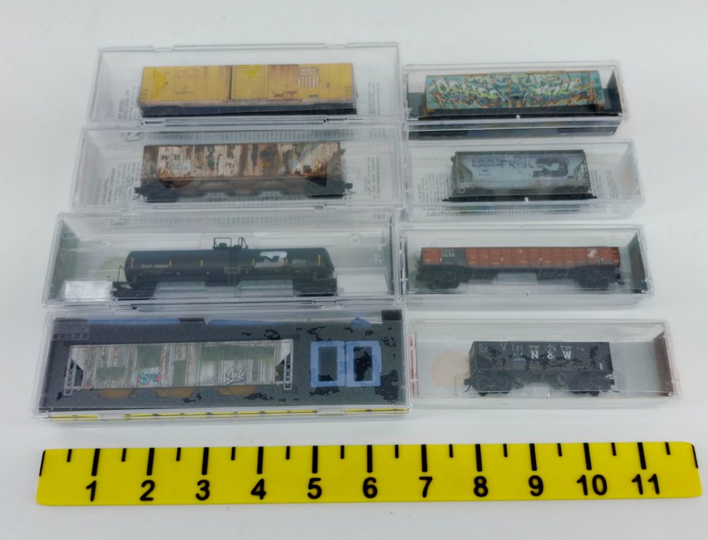 8 ASSORTED MICRO-TRAINS N SCALE WEATHERED FREIGHT CARS & HOPPERS, 8 OBS INV 263330176