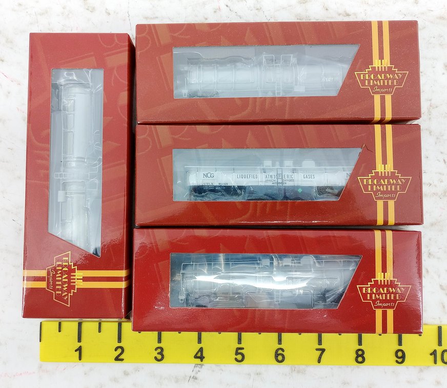 4 BROADWAY LIMITED N SCALE 3733-3736 CRYOGENIC TANK CARS NCG & UNLETTERED, 4 OBS INV 263330245