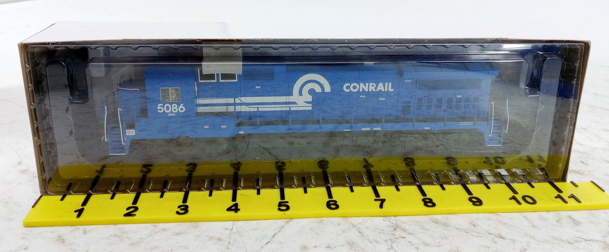 ATLAS 10 003 090 CONRAIL HO DASH 8-40B LOCOMOTIVE #5086, OB INV 263330263
