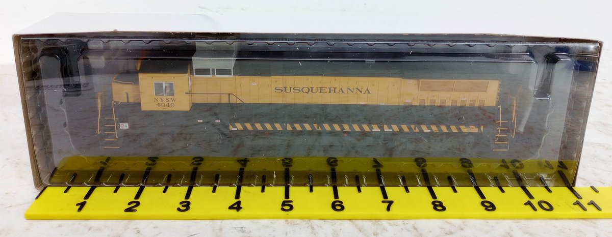ATLAS 10 003 094 SUSQUEHANNA HO DASH 8-40B LOCOMOTIVE #4040, OB INV 263330265