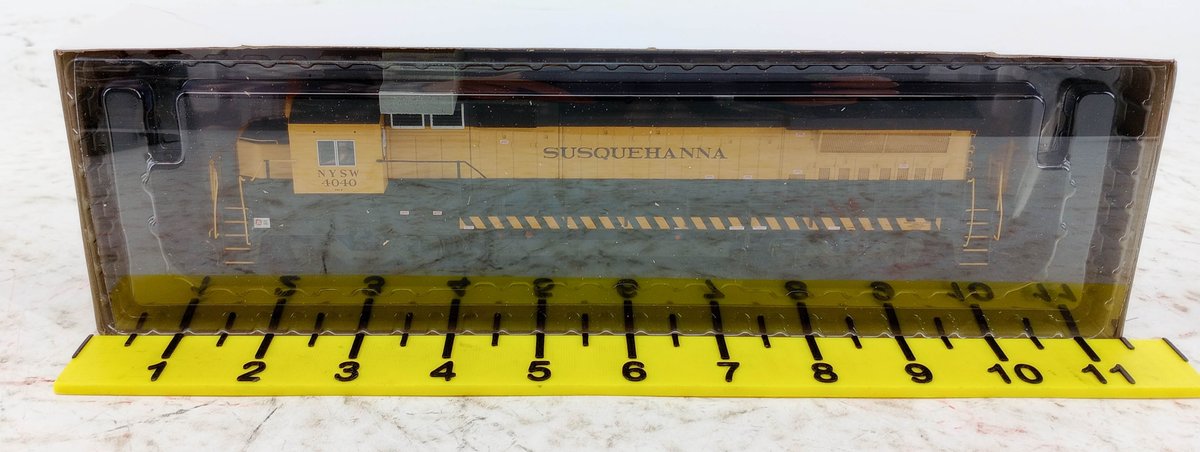 ATLAS 10003094 SUSQUEHANNA HO DASH 8-40B LOCOMOTIVE #4040, OB INV 263330269
