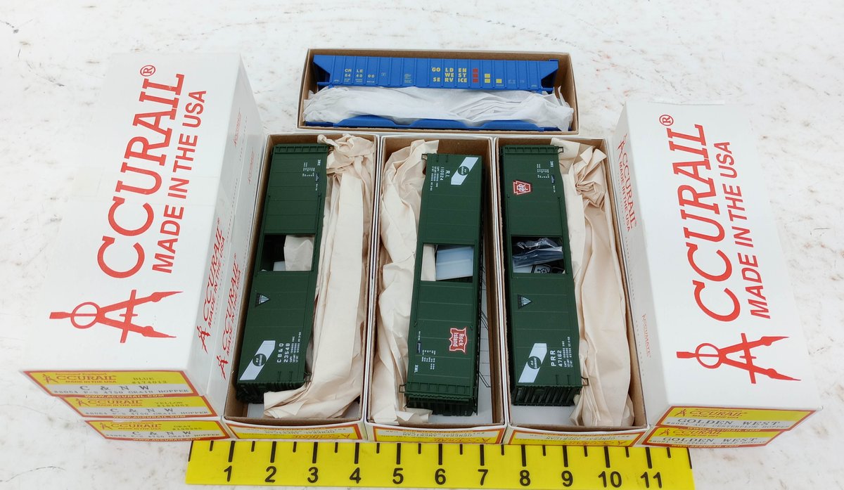 9 ACCURAIL HO ASSORTED C&NW, GOLDEN WEST, PRR & ROCK ISLAND HOPPERS & BOXCARS, 9 OBS INV 263330284